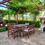 מלון דירות Marino Mar Boutique Apartments, Sauna & Wifi Inclusive 3*