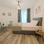 Marino Mar Boutique Apartments, Sauna & Wifi Inclusive מלון דירות 3*