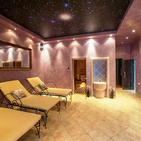 Marino Mar Deluxe Studios, & Indoorpool Inclusive סאני ביץ'