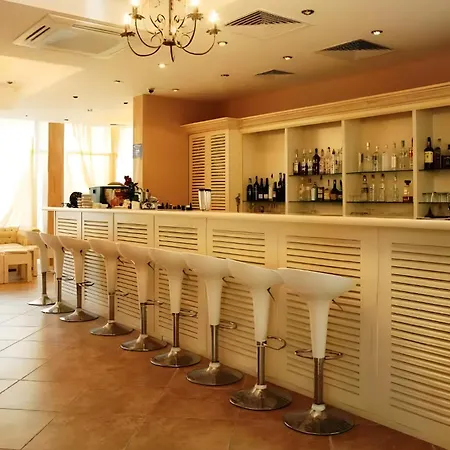 Marino Mar Deluxe Studios, & Indoorpool Inclusive Hotel de apartamente