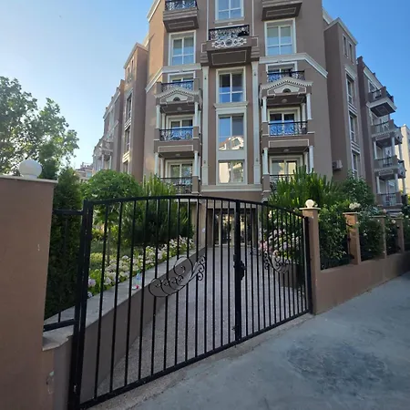 Marino Mar Deluxe Studios, & Indoorpool Inclusive 3*