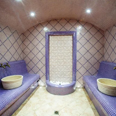 Marino Mar Deluxe Studios, & Indoorpool Inclusive