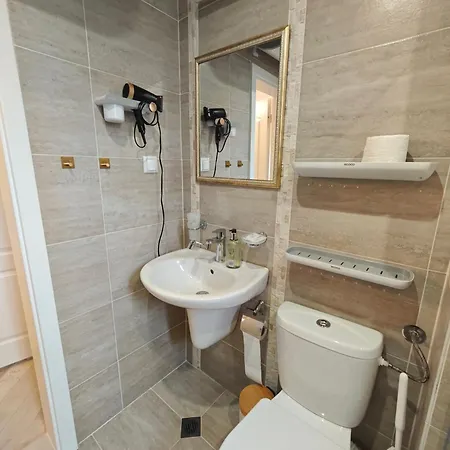 Marino Mar Deluxe Studios, & Indoorpool Inclusive